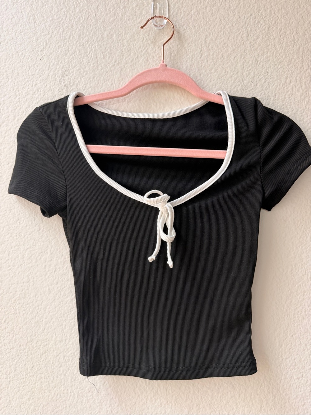 Black Tie-Front Ribbed Scoop Neck Women's Crop Top Fitted Coquette Size Small